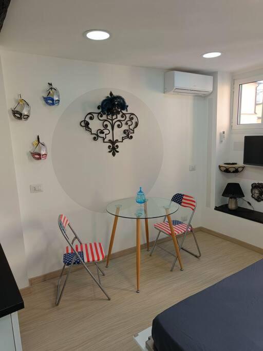 Apartmán Le Maschere Di Palazzo Rosso. Janov Exteriér fotografie