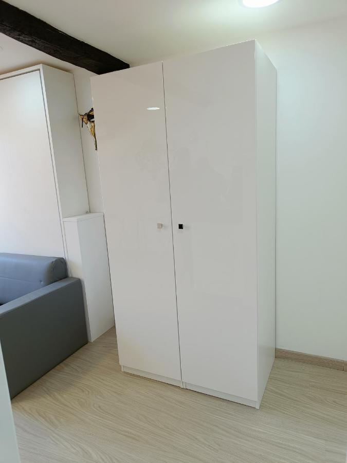 Apartmán Le Maschere Di Palazzo Rosso. Janov Exteriér fotografie